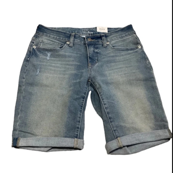 Time and Tru Denim Bermuda Shorts Cuffed Hem Distressed Blue Women's - Picture 2 of 3